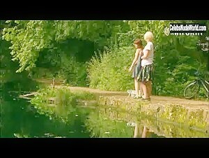 Kathryn Prescott, Lily Loveless underwear, Sexy scene in Skins (2007-2011) 2