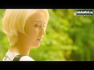 Kathryn Prescott, Lily Loveless underwear, Sexy scene in Skins (2007-2011) 3