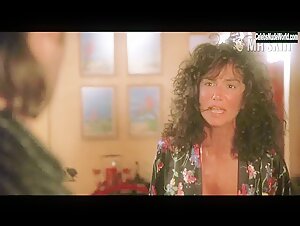 Mercedes Ruehl underwear, Sexy scene in The Fisher King (1991) 9