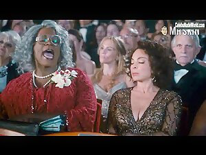 Jasmine Guy Sexy scene in Scary Movie (2013) 8