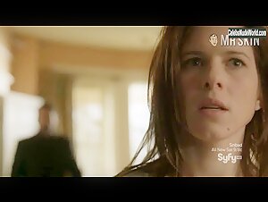 Magda Apanowicz, Cassandra Ebner Sexy,underwear scene in Continuum (2012-2013) 10