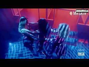 Heather Morris, Dianna Agron, Naya Rivera Sexy scene in Glee (2009-2015) 13