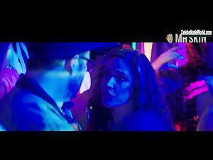Rose Byrne, Ali Cobrin, Halston Sage bikini, lesbian scene in Neighbors (2014) 19