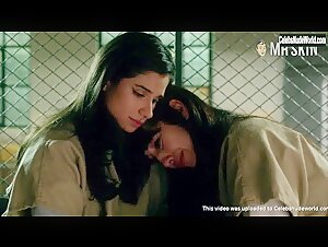 Diane Guerrero, Jackie Cruz lesbian, Sexy scene in Orange Is the New Black (2013-2019) 18