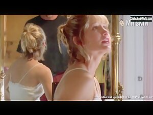 Kelly Rowan Lingerie , Cleavage scene in Candyman: Farewell to the Flesh (1995) 18