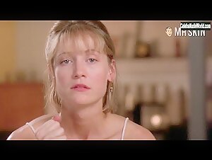 Kelly Rowan Lingerie , Cleavage scene in Candyman: Farewell to the Flesh (1995) 7