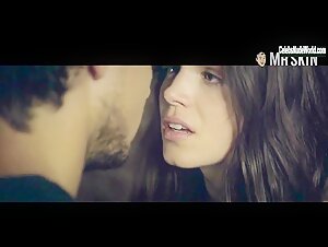Marie Avgeropoulos underwear, Sexy scene in Tracers (2015) 2
