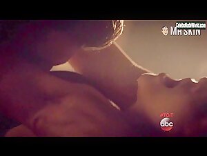 Katie Findlay underwear, Sexy scene in How to Get Away with Murder (2014-2019) 5