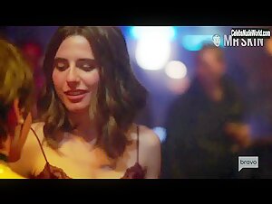 Inbar Lavi, Marianne Rendón Lesbian , Public scene in Imposters (2017-2018) 1