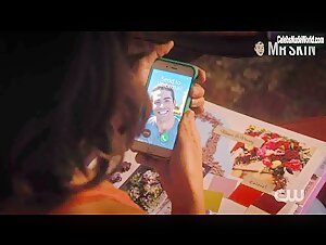 Gina Rodriguez Hot , Couple scene in Jane the Virgin (2015-2019) 9