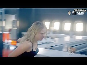 Gracie Dzienny Sexy scene in Zoo (2015-2017) 20
