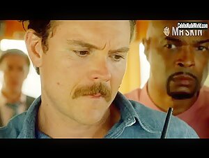 Hilarie Burton bikini, Sexy scene in Lethal Weapon (2016-2019) 6