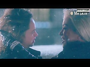 Jennifer Tilly, Fiona Dourif lesbian, Sexy scene in Cult of Chucky (2017) 13