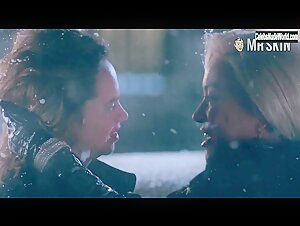 Jennifer Tilly, Fiona Dourif lesbian, Sexy scene in Cult of Chucky (2017) 18