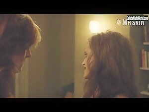 Carly Chaikin, Grace Gummer thong, Sexy scene in Mr. Robot (2015-2019) 2
