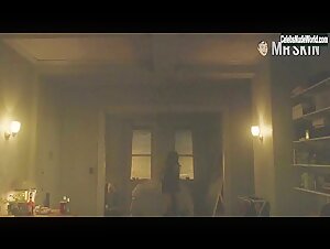 Carly Chaikin, Grace Gummer thong, Sexy scene in Mr. Robot (2015-2019) 20