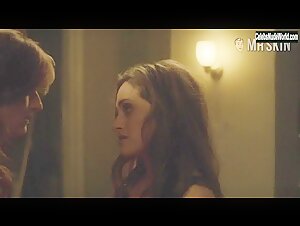 Carly Chaikin, Grace Gummer thong, Sexy scene in Mr. Robot (2015-2019) 5