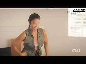 Gina Rodriguez No Panties , Funny scene in Jane the Virgin (2015-2019) 2