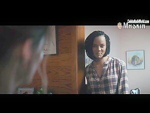 Maria Sten, Kelly Walker lesbian, Sexy scene in Swamp Thing (2019) 1