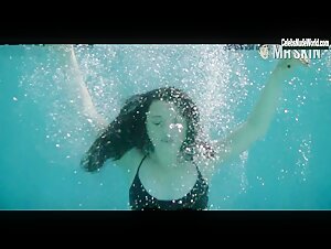 Stefania LaVie Owen Sexy, bikini scene in Messiah (2020) 2