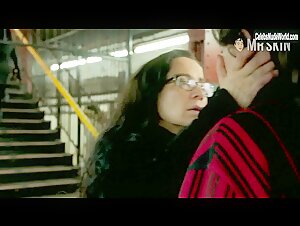 Debi Mazar, Janeane Garofalo lesbian, Sexy scene in Younger (2015-2021) 1
