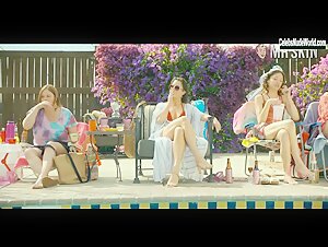 Grace Gummer Sexy, bikini scene in Dr. Death (2021) 3