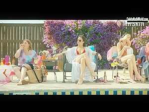 Grace Gummer Sexy, bikini scene in Dr. Death (2021) 4