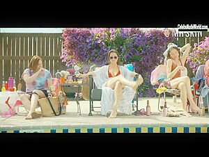Grace Gummer Sexy, bikini scene in Dr. Death (2021) 5