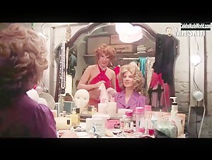 Marilu Henner, Lindsay Crouse Sexy scene in Between the Lines (1977) 2