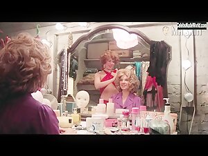 Marilu Henner, Lindsay Crouse Sexy scene in Between the Lines (1977) 5