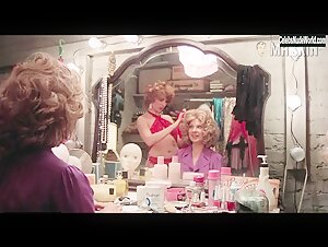 Marilu Henner, Lindsay Crouse Sexy scene in Between the Lines (1977) 8