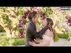 Lesley-Ann Brandt, Inbar Lavi lesbian, Sexy scene in Lucifer (2016-2021) 6