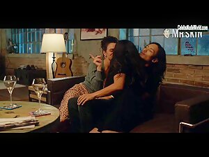 Jenny Slate, Gina Rodriguez lesbian, underwear scene in I Want You Back (2022) 8
