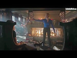 Madelaine Petsch, Lili Reinhart, Camila Mendes in Riverdale s6x21 5