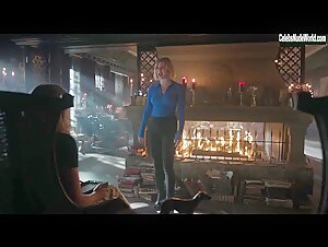 Madelaine Petsch, Lili Reinhart, Camila Mendes in Riverdale s6x21 6