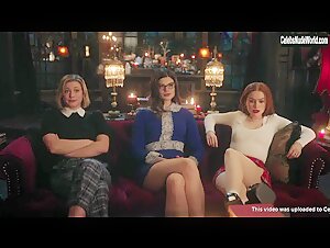Kiernan Shipka, Madelaine Petsch, Lili Reinhart, Camila Mendes, Vanessa Morgan , Caroline Day in Riverdale 17
