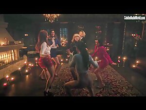 Kiernan Shipka, Madelaine Petsch, Lili Reinhart, Camila Mendes, Vanessa Morgan , Caroline Day in Riverdale 4