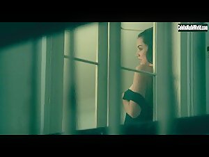 Ana de Armas in Deep Water (2022) 16