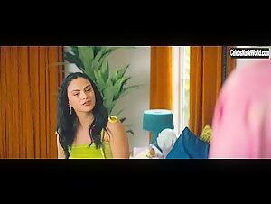 Camila Mendes, Maya Hawke in Do Revenge (2022) 4