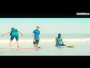 Emma-Katharina Suthe and others in Get Lucky (2019) 1