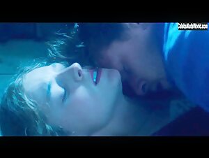 Emma Corrin in Lady Chatterley's Lover (2022) 3