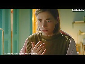 Stephanie Schneider in Suze (2019)  15