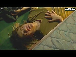 Stephanie Schneider in Suze (2019)  19