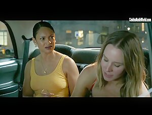 Kristen Bell, Cynthia Addai-Robinson in The People We Hate At The Wedding (2022)  13