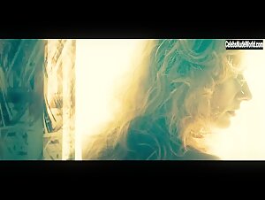 Wiktoria Filus, Magdalena Poplawska, Matylda Giegzno licking scene in Glitter (2022) s1e10 1