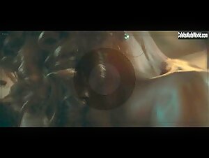 Wiktoria Filus, Magdalena Poplawska, Matylda Giegzno licking scene in Glitter (2022) s1e10 8