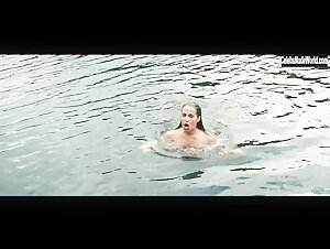 Alicia Vikander in Kronjuvelerna (2011) 6