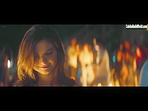 Stefanie Scott in At First Light (2018) 3