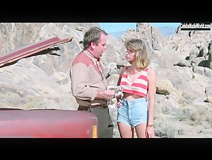 Elizabeth Kaitan, Wendy Barry in Savage Dawn (1985) 1