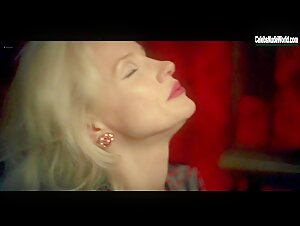 Jessica Chastain Kissing , Bathroom in George and Tammy (2022) 1